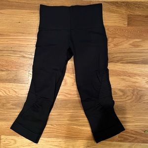 Lululemon cropped ribbed leggings